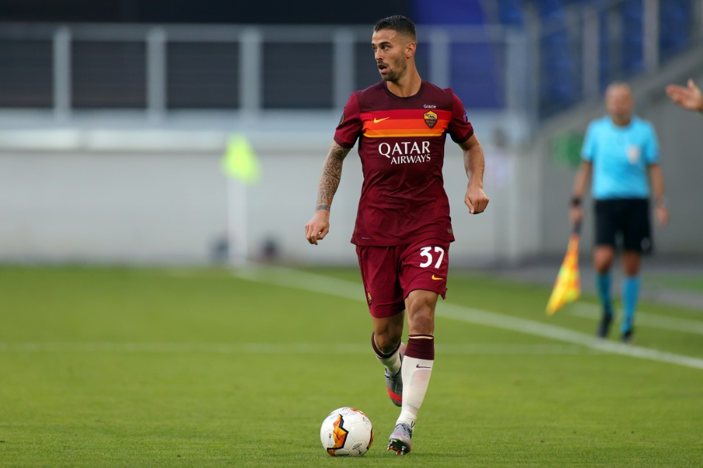 Leonardo Spinazzola avec la Roma en 8e de finale de la Ligue Europa contre le FC Séville le 6 août 2020 à Duisbourg, en Allemagne