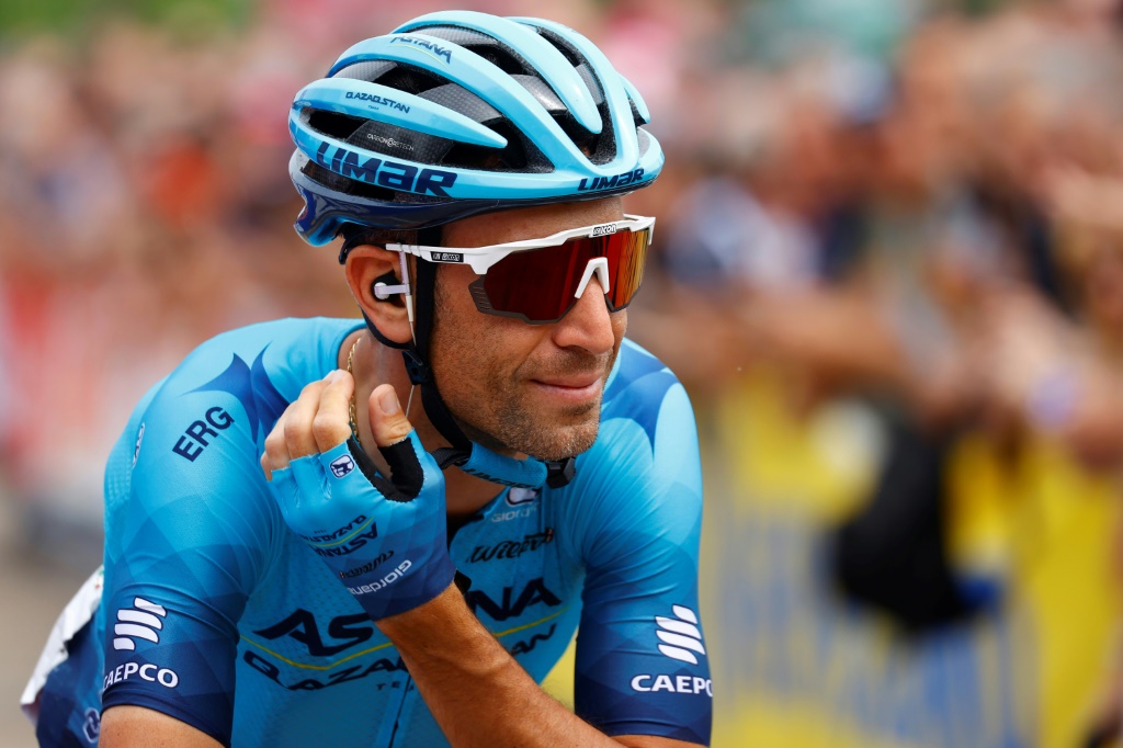 Vincenzo Nibali avant la 15e étape du Tour d'Italie entre Rivarolo Canavese et Cogne le 22 mai 2022