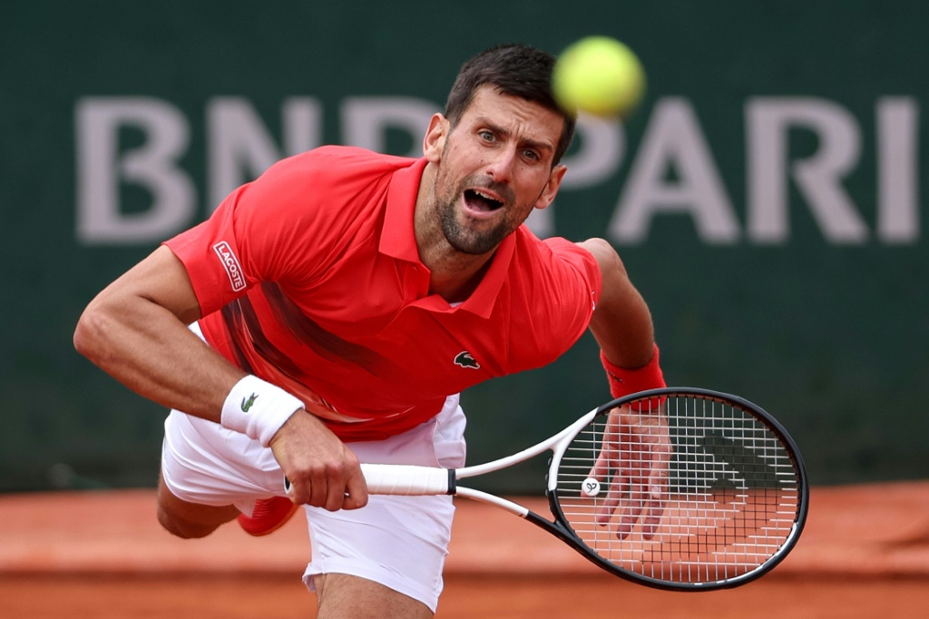 Novak Djokovic contre Alex Molcan au 2e tour de Roland-Garros, le 25 mai 2022 à Paris