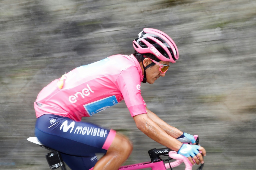 Richard Carapaz, alors chez Movistar, le 30 mai 2019 lors de la 18e étape du Giro. Il remporte cette année-là le Tour d'Italie, une course que j'adore, confie le premier Equatorien à avoir remporté l'un des trois grands tours, aujourd'hui coureur chez Ineos-Grenadiers