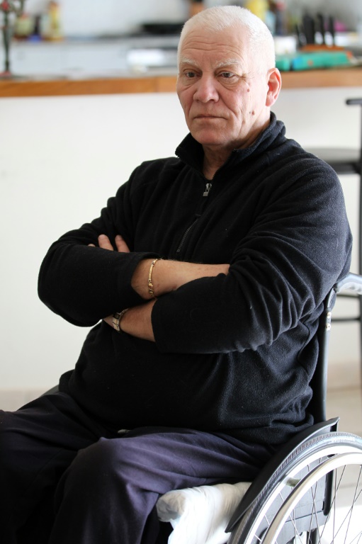 Paul Calassi, gravement blessé dans l'effondrement de la tribune du stade de Furiani en mai 1992, lors d'une interview chez lui, le 23 avril 2012 à Poggio d'Oletta, en Corse
