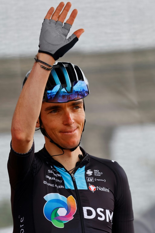 Le coureur français Romain Bardet (DSM) avant le contre-la-montre dans les rues de Budapest, deuxième étape du Tour d'Italie, samedi 7 mai 2022