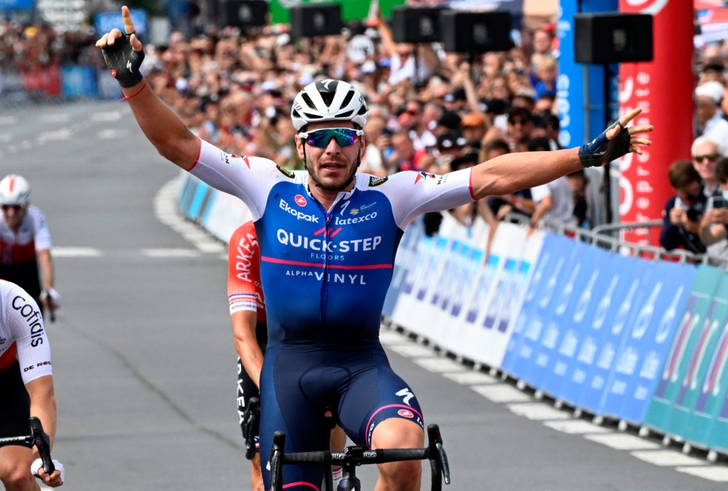Le coureur de la Quick-Step Florian Sénéchal sacré champion de France Elite à Cholet
