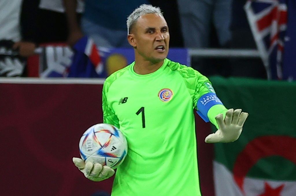 Lez gardien de but du PSG Keylor Navas avec l'équipe du Costa Rica contre la Nouvelle-Zélande en barrages pour la qualification au Mondial le 14 juin 2022 à Ar-Rayyan au Qatar.