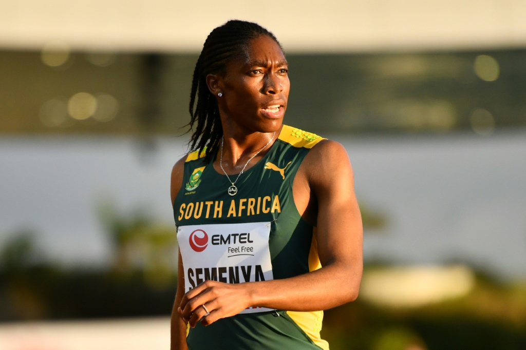La Sud-Africaine Caster Semenya alignée sur 5000 m à Saint-Pierre (Ile Maurice), le 9 juin 2022