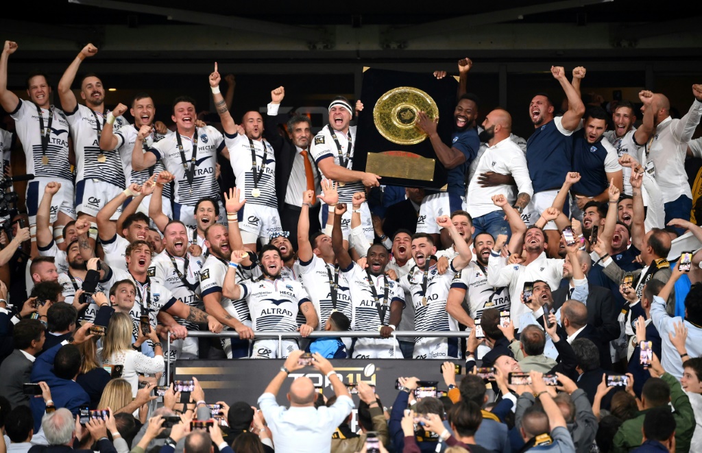 Montpellier sacré champion de France de rugby pour la première fois de son histoire aux dépens de Castres en finale, le 24 juin 2022 au Stade de France