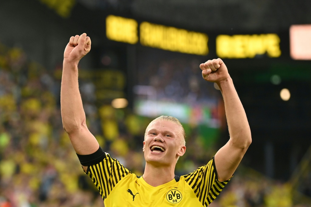 La joie de l'attaquant norvégien du Borussia Dortmund Erling Haaland, après la victoire à domicile, 5-2 face au Eintracht Frankfurt, lors de la 1ère journée de Bundesliga, le 14 août 2021