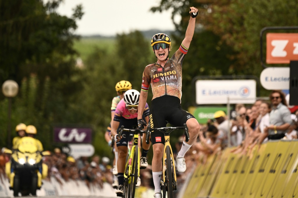 La Néerlandaise Marianne Vos victorieuse de la 2e étape du Tour de France à Provins