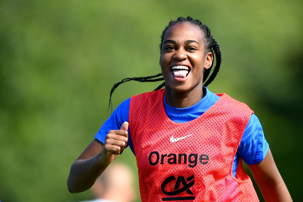 L'attaquante du PSG Marie-Antoinette Katoto à l'entraînement avec les Bleues le 29 juin 2022 à Clairefontaine où elle prépare l'Euro