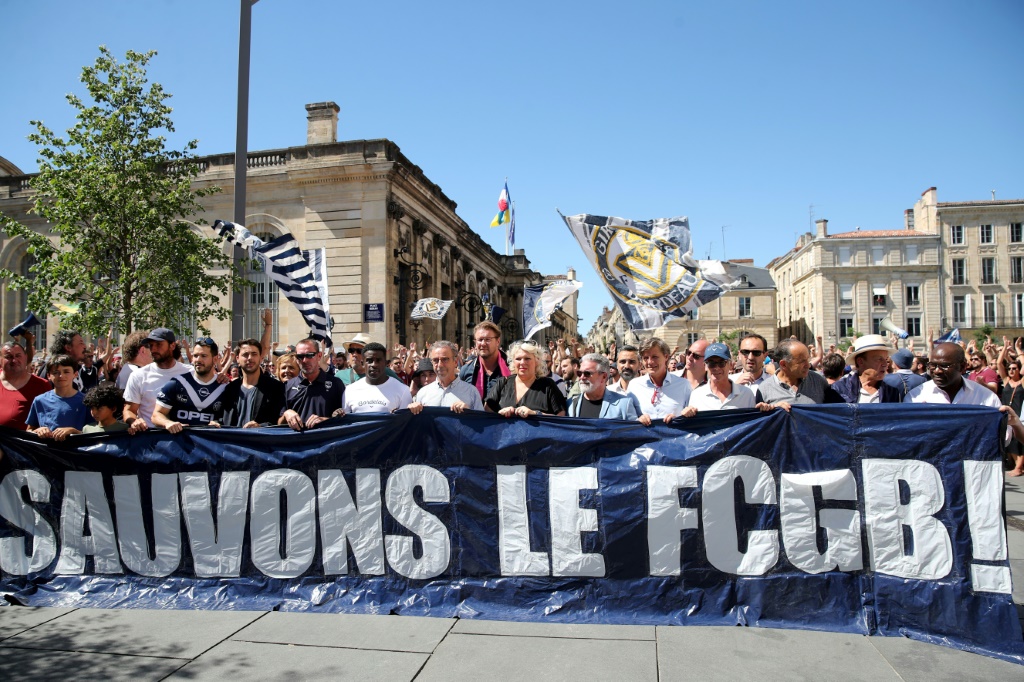 Manifestation de soutien aux Girondins en présence des anciens Bordelais Rio Mavuba et Paul Baysse ainsi que du maire de Bordeaux Pierre Hurmic