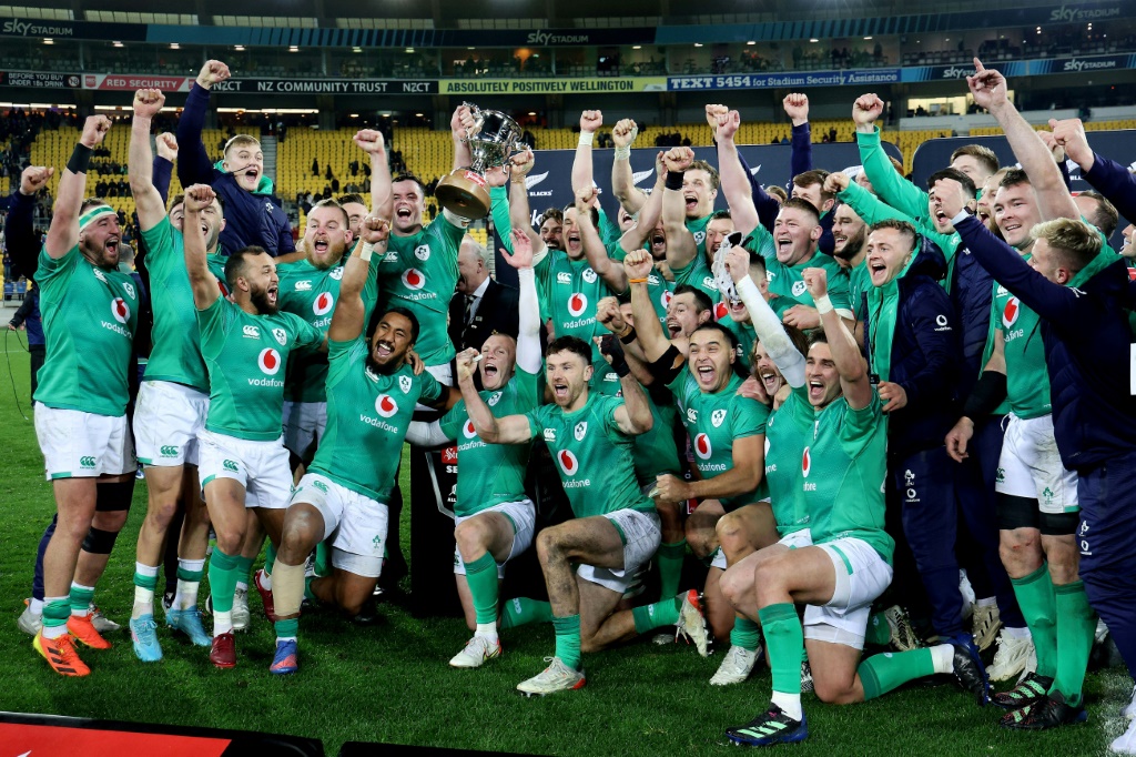Les Irlandais célèbrent leur succès (32-22) contre la Nouvelle-Zélande