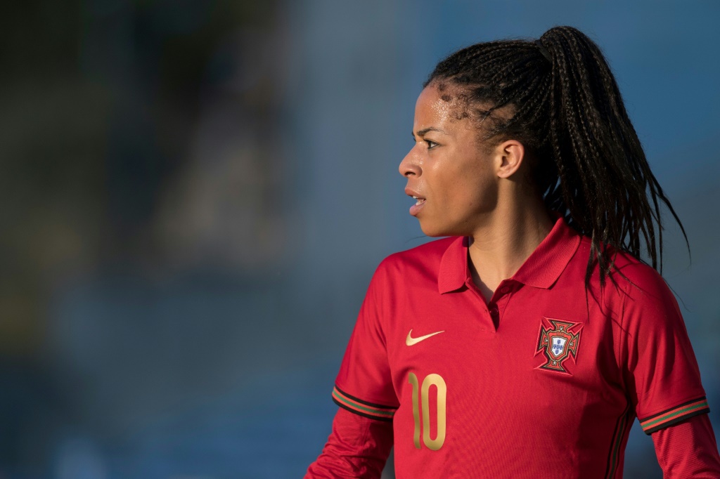 L'attaquante Jessica Silva fer de lance du Portugal lors de la Coupe de l'Algarve ici contre la Suède à Loule