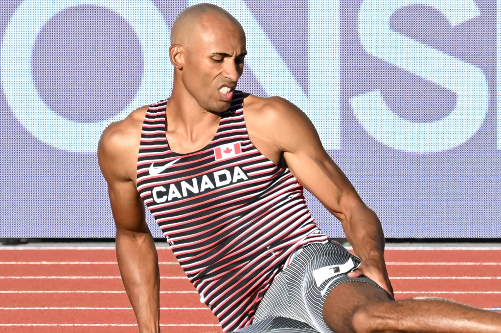 Le Canadien Damian Warner blessé lors du 400 m du décathlon des Mondiaux d'athlétisme, le 23 juillet 2022 à Eugene, aux Etats-Unis