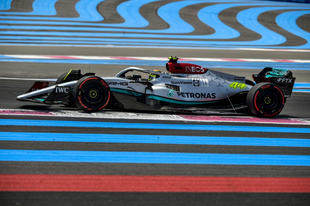 Le Britannique Lewis Hamilton, lors de la 3e séance d'essais du Grand Prix de France de Formule 1, le 23 juillet 2022 sur le circuit Paul Ricard du Castellet