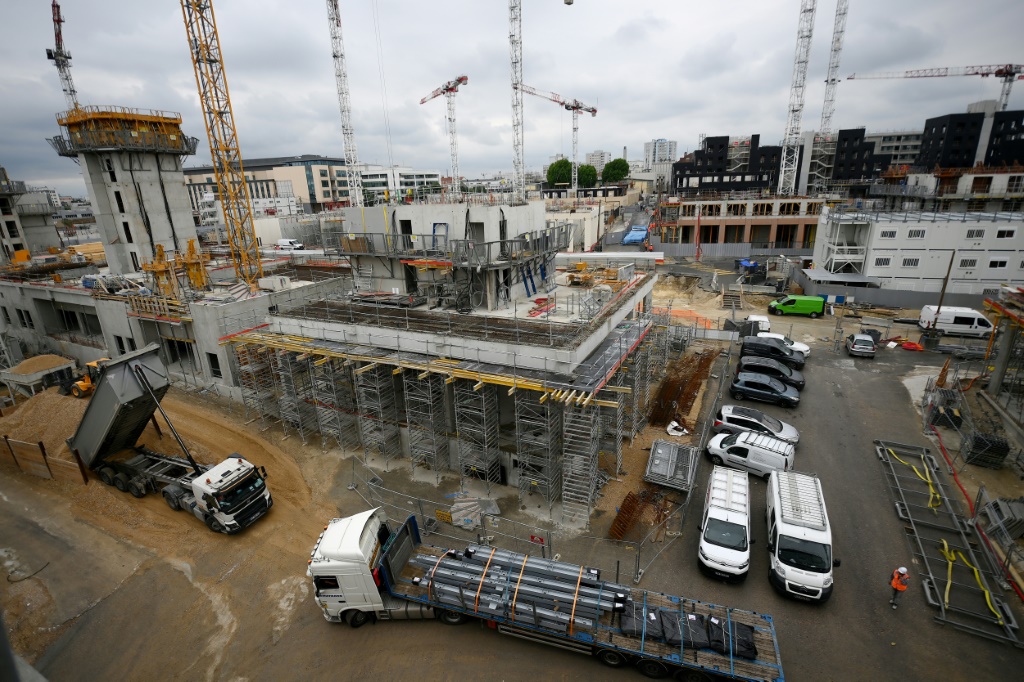 Vue du chantier du village olympique pour les Jeux de Paris 2024 en Seine-Saint-Denis, le 23 mai 2022