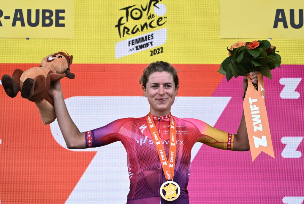 La joie de la Suissesse Marlen Reussers, après avoir remporté la 4e étape du Tour de France Féminin, le 27 juillet 2022 entre Troyes et Bar-sur-Aube