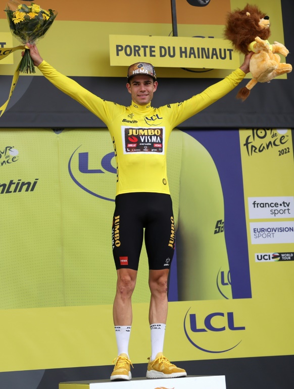 Le coureur belge Wout Van Aert, toujours leader du classement général du Tour de France après la 5e étape entre Lille et Arenberg le 6 juillet 2022