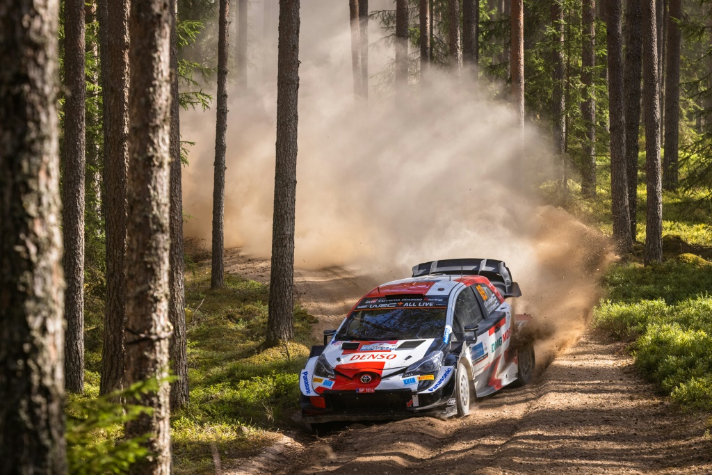 Le Finlandais Kalle Rovanpera, au volant de sa Toyota, lors du Rallye d'Estonie, le 17 juillet 2021 près de Kaapa