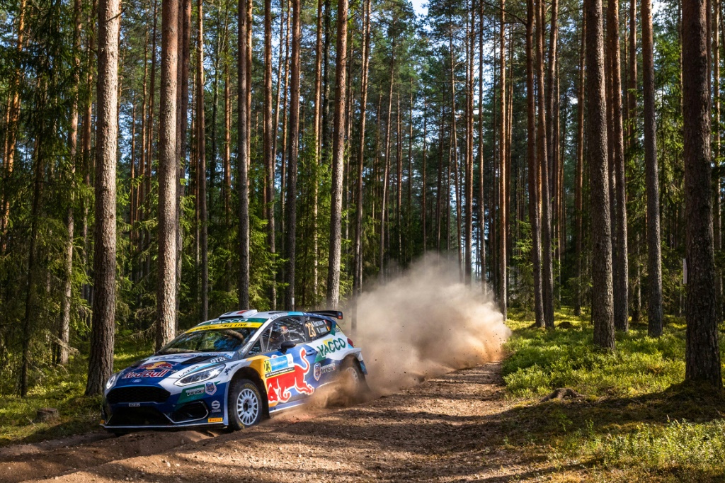 Le Français Adrien Fourmaux, au volant de sa Ford Fiesta, lors de la 15e spéciale du Rallye d'Estonie, le 17 juillet 2022 près de Kaapa