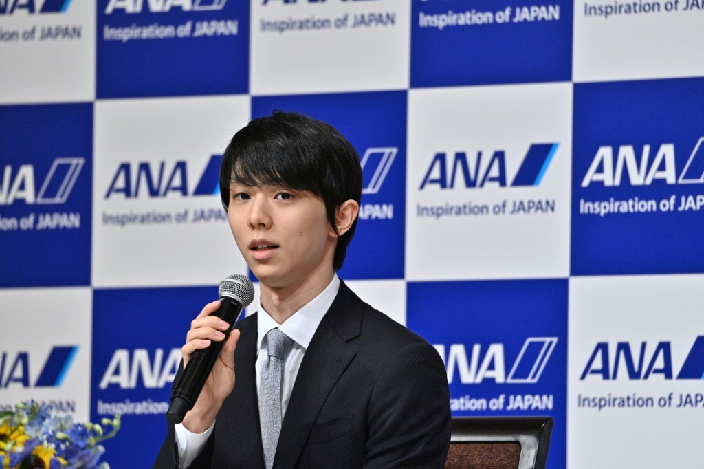 Le Japonais Yuzuru Hanyu lors de la conférence de presse durant laquelle il a annoncé prendre sa retraite sportive, le 19 juillet 2022 à Tokyo.