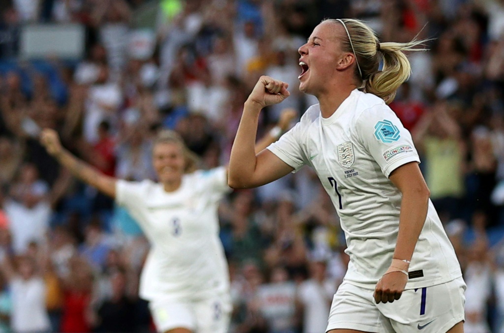 L'attaquante anglaise Beth Mead exulte après un but contre la Norvège à l'Euro, le 11 juillet 2022 à Brighton