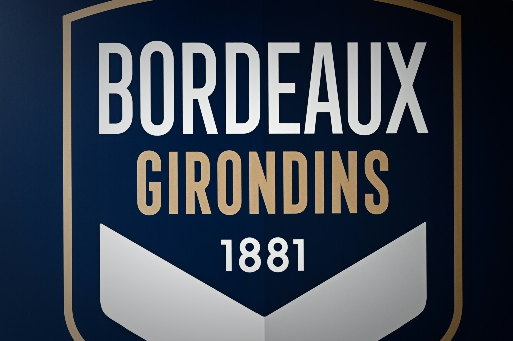 Le logo du club de football des Girondins de Bordeaux, lors d'une conférence de presse au stade d'entraînement du Haillan, le 6 mai 2021