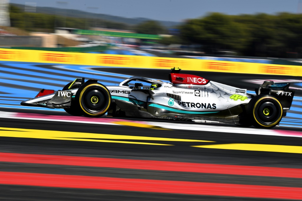 Le Britannique Lewis Hamilton, lors de la seconde séance d'essais du Grand Prix de France de Formule 1, le 22 juillet 2022 au Castellet