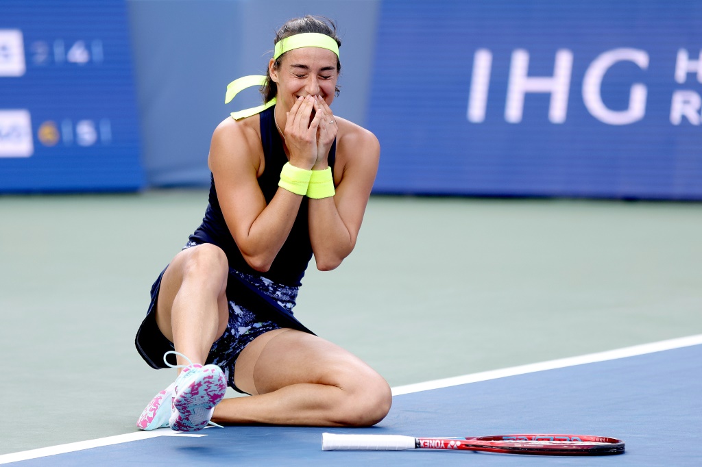 L'émotion de la Française Caroline Garcia après sa victoire en finale du tournoi de Cincinnati