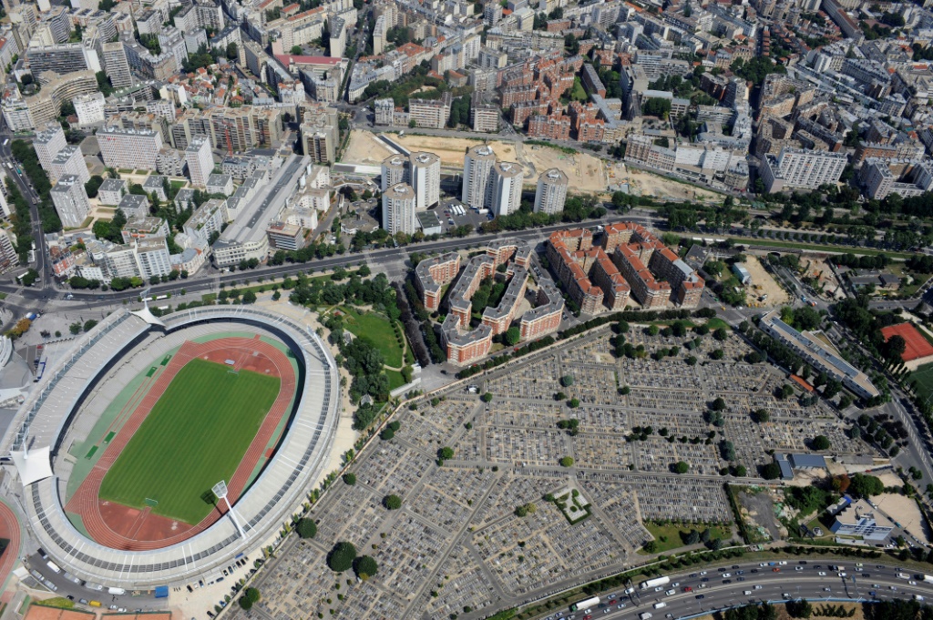 Vue aérienne du Stade Charléty à Paris