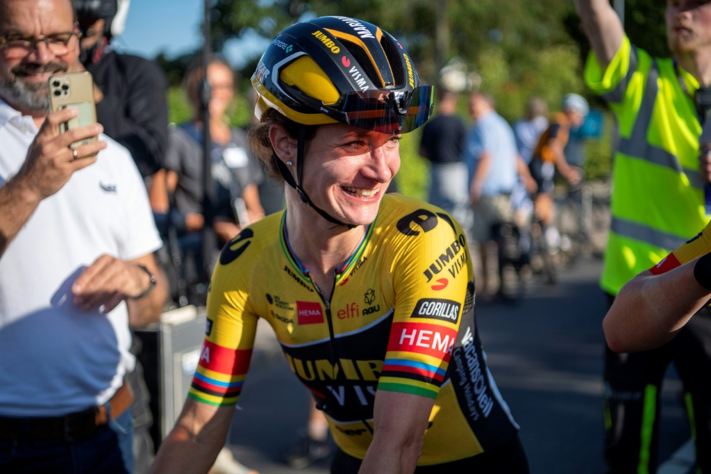 Marianne Vos de la Team Jumbo-Visma après sa victoire lors de la première étape du Tour de Scandinavie le 9 août 2022 à Elsinore au Danemark