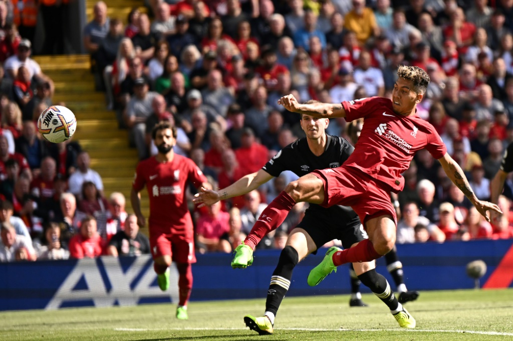 Le Brésilien Roberto Firmino inscrit le 4e but de Liverpool contre Bournemouth à Anfield, le 27 août 2022
