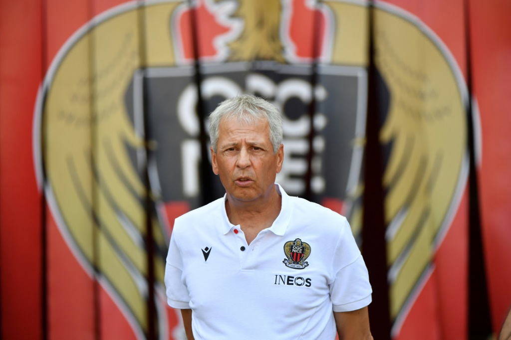 Le coach suisse de l'OGC Nice, le Lucien Favre, lors d'une rencontre amicale contre le Torino, le 20 juillet 2022 à l'Allianz Riviera