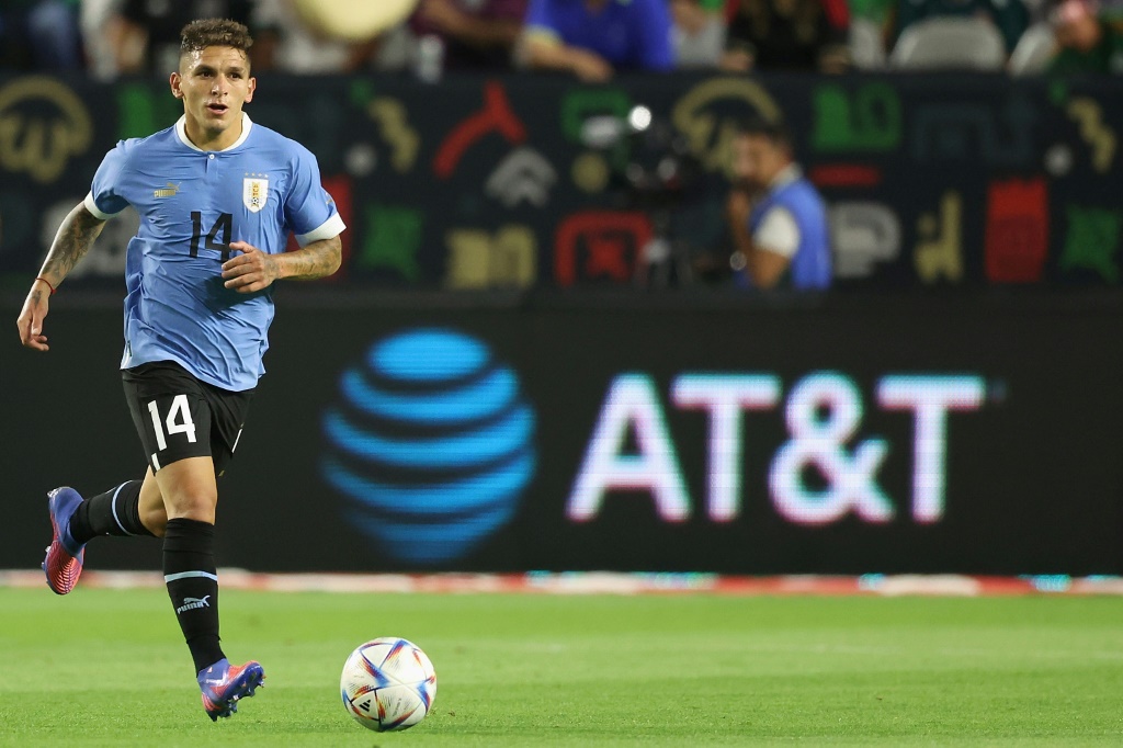 Lucas Torreira avec la sélection uruguayenne contre Mexique en match amical à Glendale, en Arizona, le 2 juin 2022