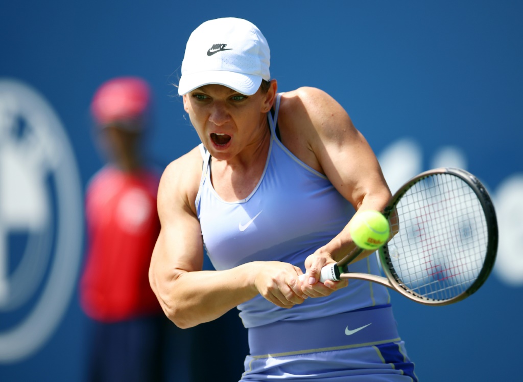 Simona Halep concentrée face à Beatriz Haddad Maia à l'Open du Canada, le 14 août 2022 à Toronto