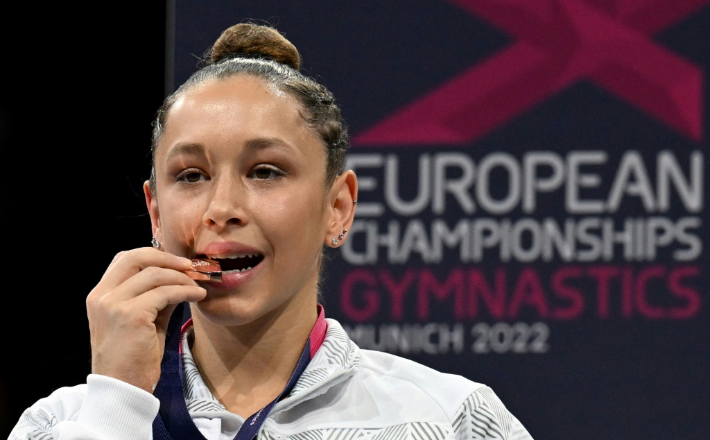 Carolann Héduit, médaillée de bronze, sur le podium des Championnats d'Europe de Munich, le 14 août 2022