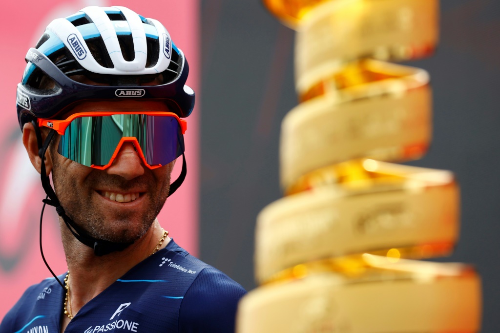 Le coureur espagnol de la Movistar, Alejandro Valverde, au départ d'une étape du Tour d'Italie, le 22 mai 2022
