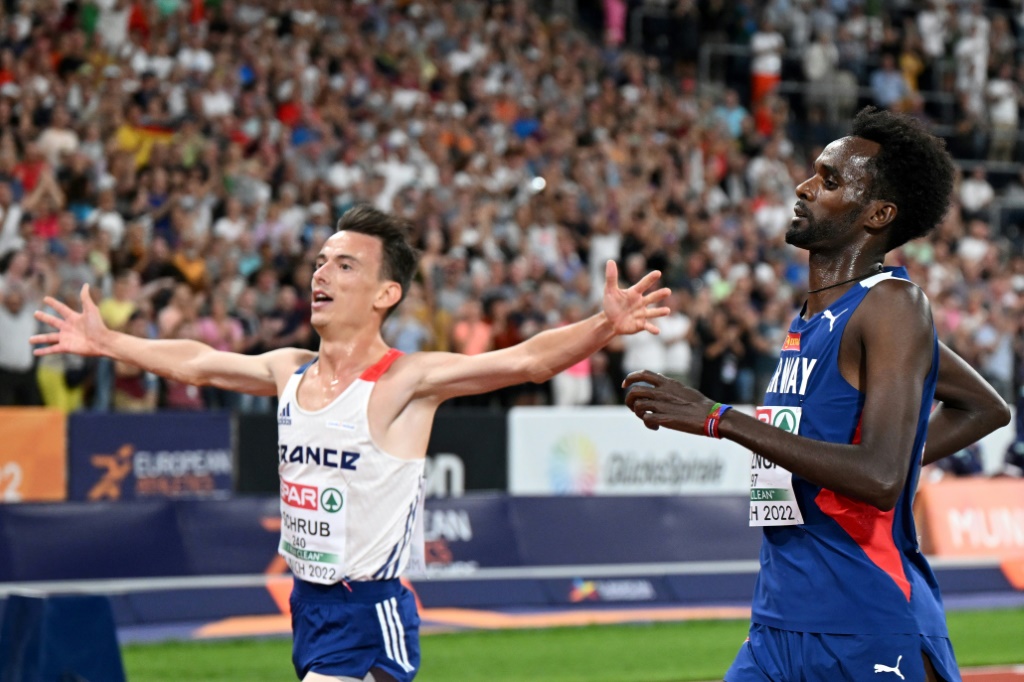Le Français Yann Schrub peut exulter après sa 3e place en finale du 10.000 m à Munich, le 21 août 2022