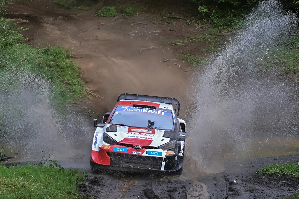 La Toyota des Français Sébastien Ogier et Benjamin Veillas lors du rallye WRC au Kenya