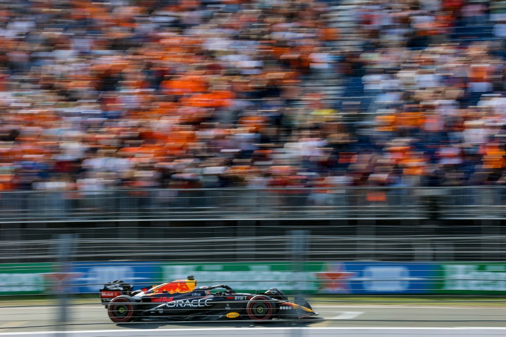 Le pilote néerlandais de l'écurie Red Bull Max Verstappen lors des essais de qualification pour le Grand Prix des Pays-Bas sur le circuit de Zandvoort le 2 septembre 2022