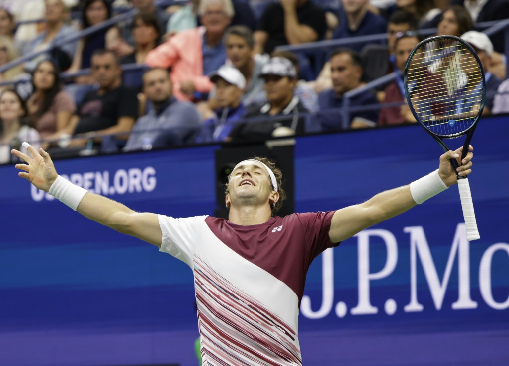 Casper Ruud exulte après sa victoire sur Matteo Berrettini à l'US Open