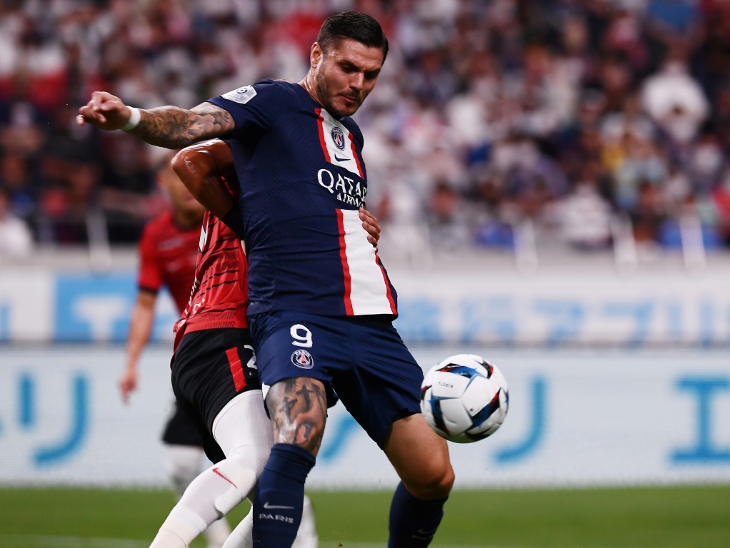 L'attaquant argentin du PSG Mauro Icardi contre Urawa Reds en match amical