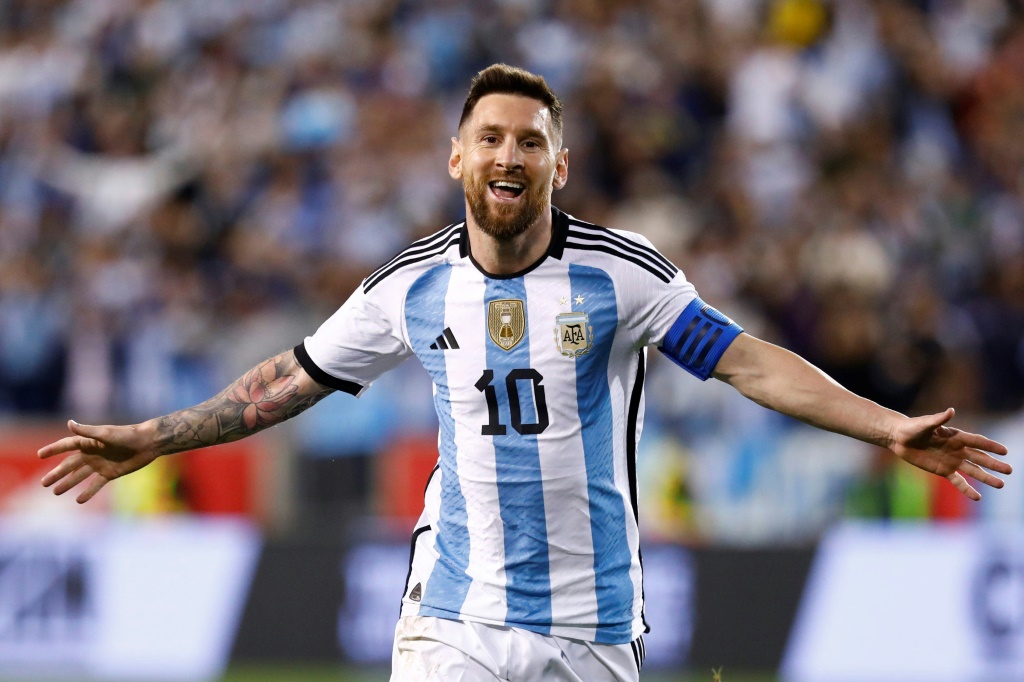 Le capitaine de l'Argentine Lionel Messi célèbre un but contre la Jamaïque en match amical