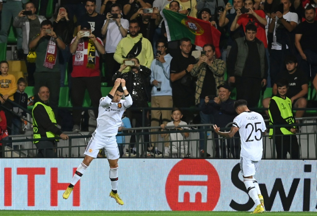 L'attaquant portugais Cristiano Ronaldo célèbre un but inscrit avec Manchester United