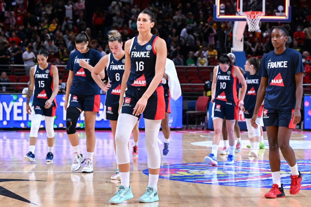 L'équipe de France féminine de basket après sa défaite en quarts de finale du Mondial-2022 contre la Chine