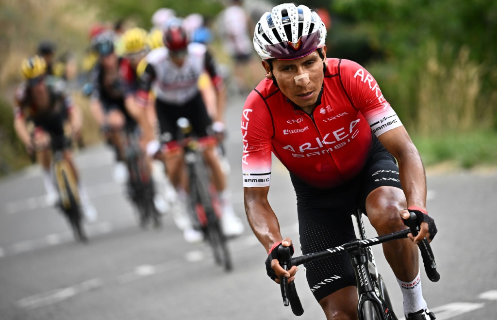 Le Colombien Nairo Quintana dans l'ascension du Col du Granon à Serre-Chevalier lors de la 11e étape du Tour de France le 13 juillet 2022.