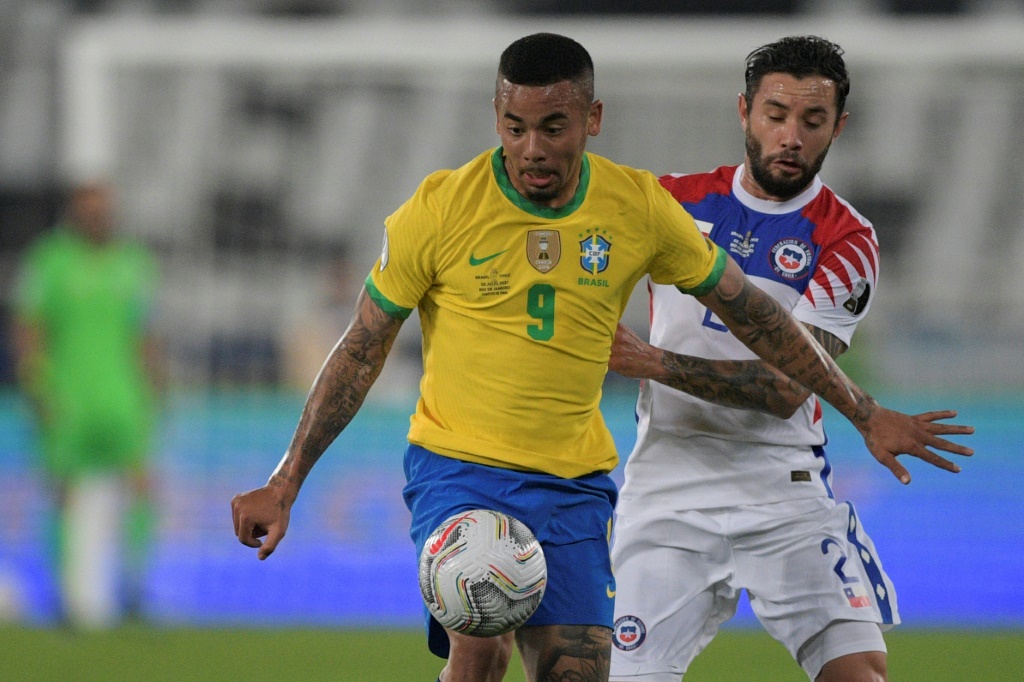 L'attaquant brésilien Gabriel Jesus (c) lors d'une rencontre de la Copa America à Rio de Janeiro le 2 juillet 2021