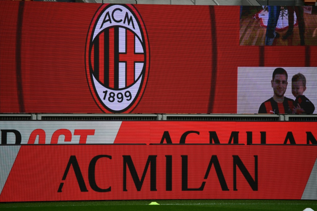 Le logo de l'AC Milan le 21 avril 2021 à San Siro