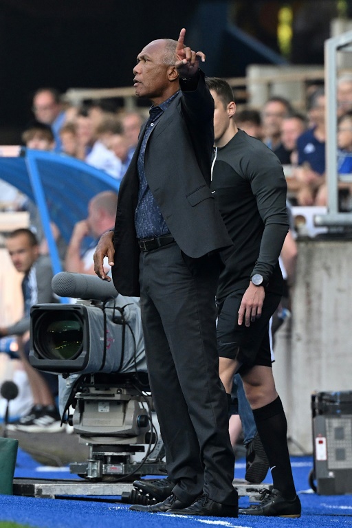 L'entraineur de Nantes, Antoine Kombouare, lors du match de Ligue 1 face à Strasbourg le 31 août 2022 à Stransbourg