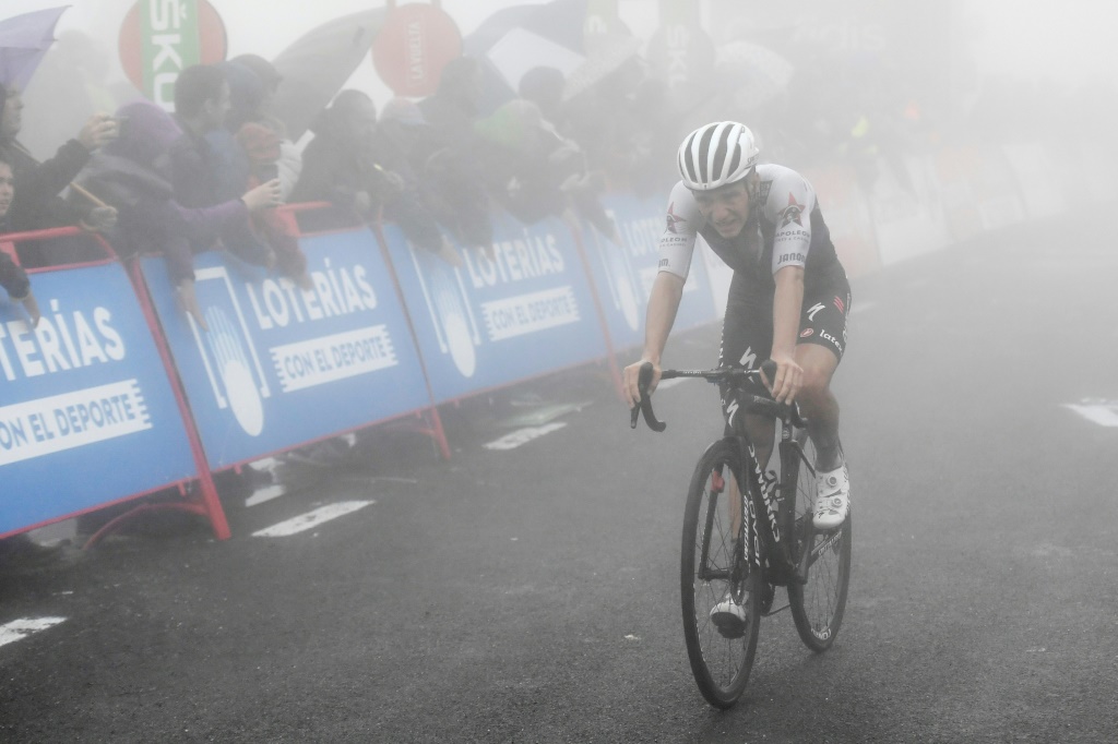Remco Evenepoel a construit son sacre dès la 6e étape de la Vuelta, le 25 août 2022, sur les pentes du Pico Jano, qu'il a finie à la 2e place, reléguant Primoz Roglic à plus d'une minute
