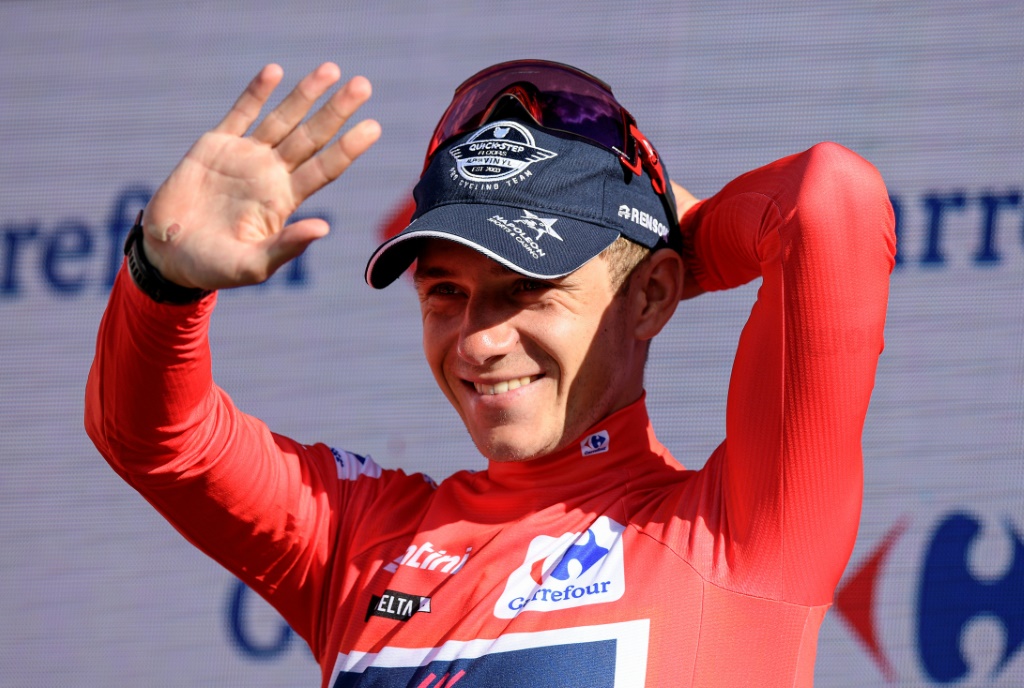Remco Evenepoel sur le podium de la Vuelta à l'arrivée de la 20e et avant-dernière étape, le 10 septembre 2022 à Puerto de Navacerrada